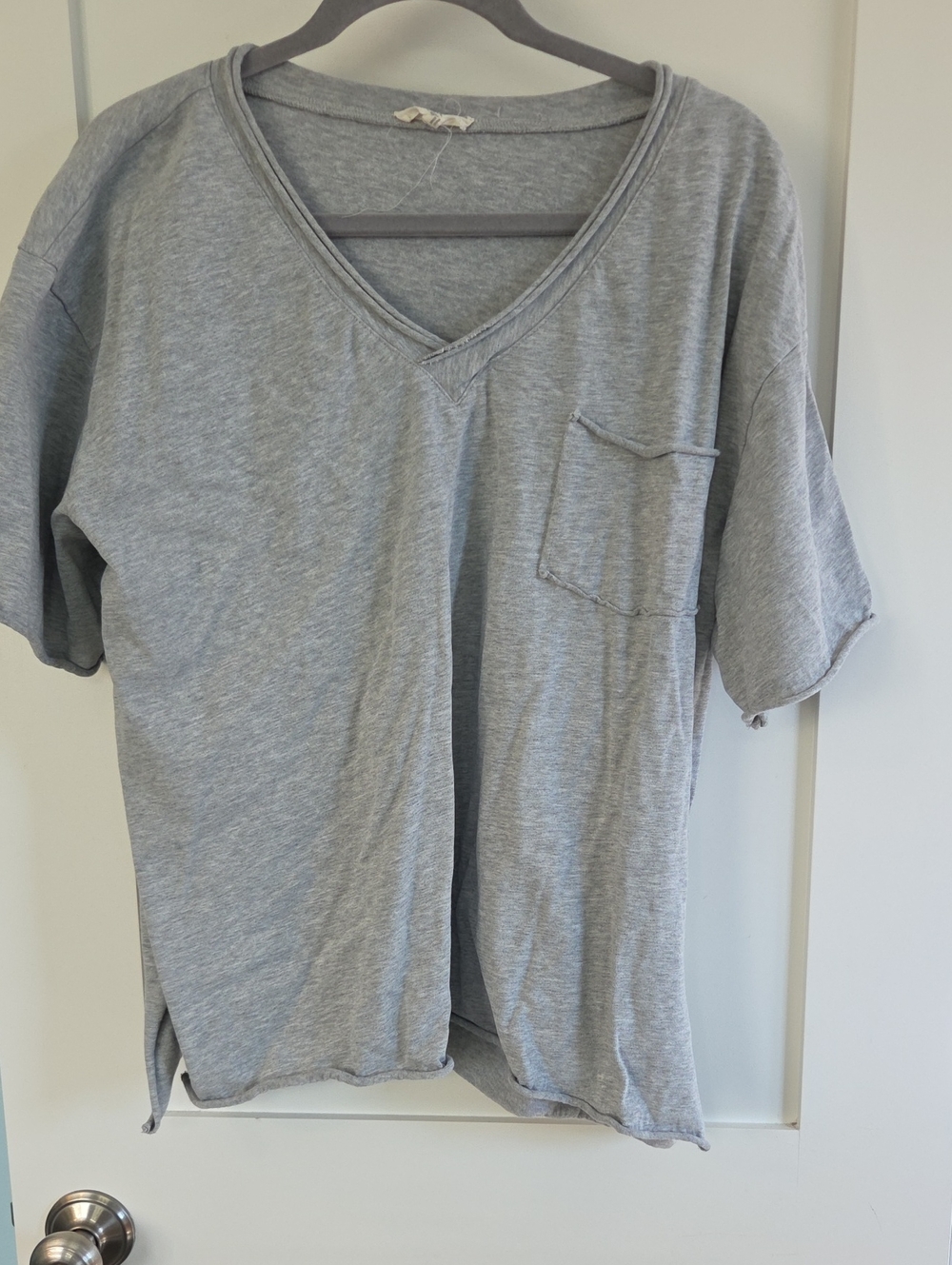 easel Women's Light Gray V-Neck Short Sleeve Pocket Tee
